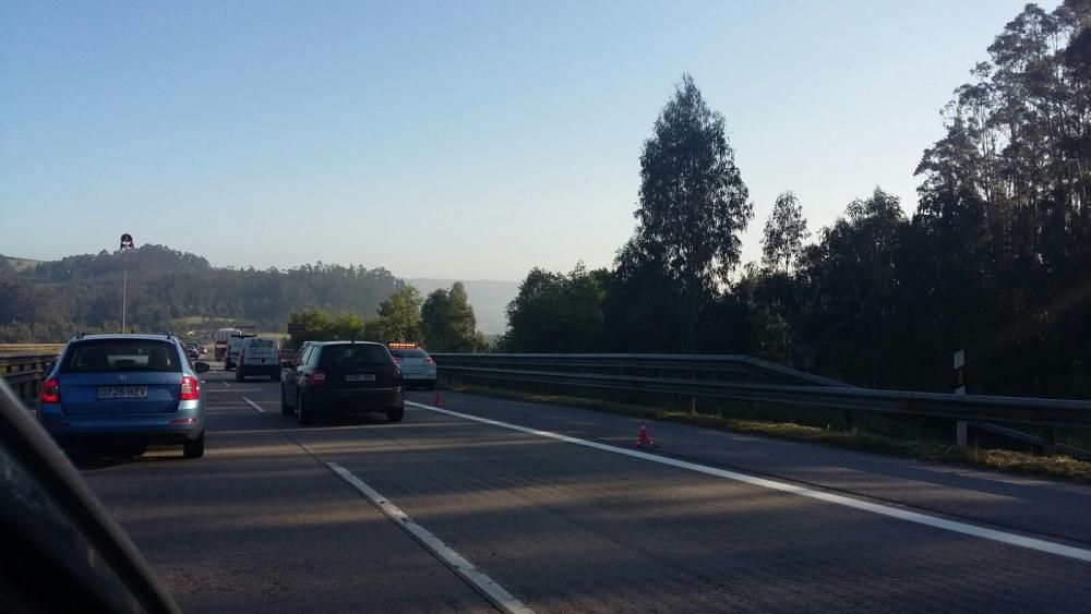 Retenciones por un accidente en la autopista "Y"