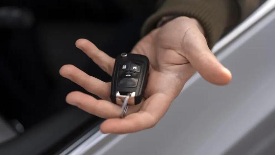 DGT Urges Drivers to Finalize Used Car Transfers Within 30 Days to Avoid Fines