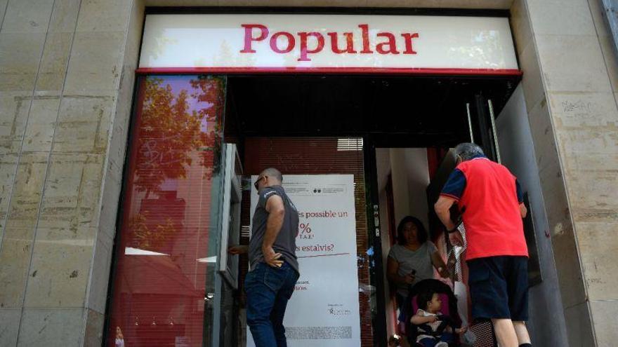 Santander recupera la gestión de las tarjetas y cajeros del Popular