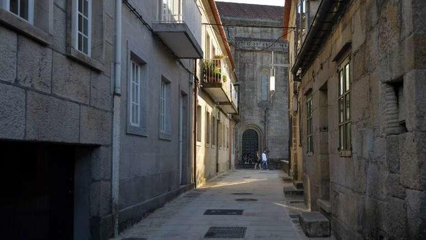 Calle Tristán de Montenegro, mejorada con fondos ARI. // G. Santos