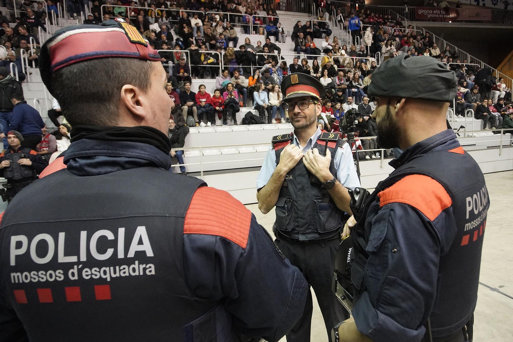 Dispositiu de seguretat a Fontajau en un dia de partit