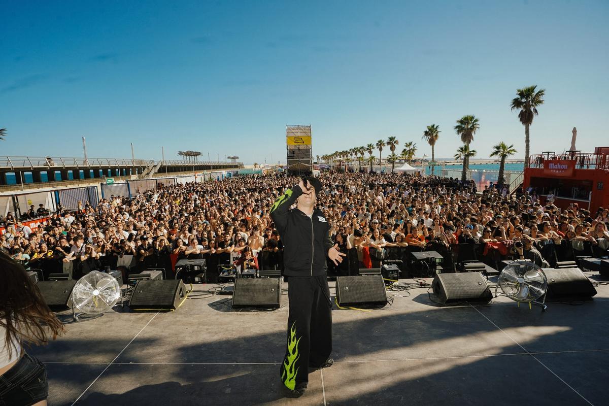 El recinto contó con un gran número de asistentes desde la apertura de puertas