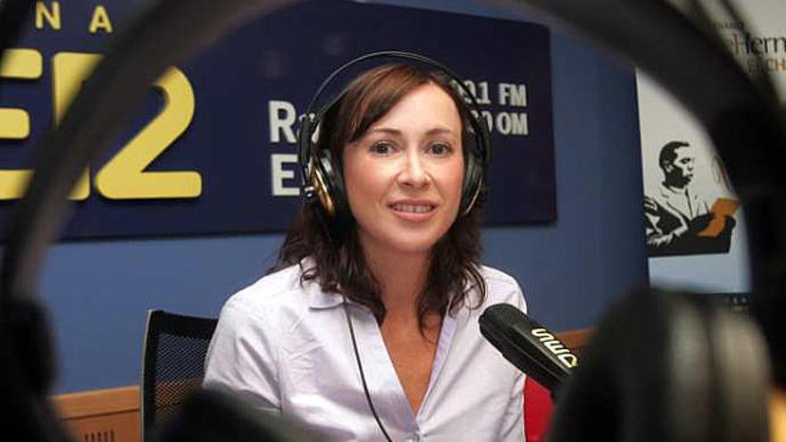 CRISTINA MEDINA ¥ RADIO ELCHE SER &quot;La radio está en mi vida desde pequeña&quot;