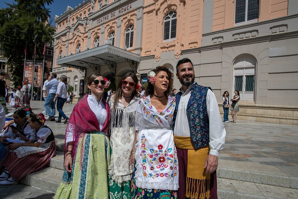 FOTOS | Ambientazo en la calles de Murcia durante el día del Bando