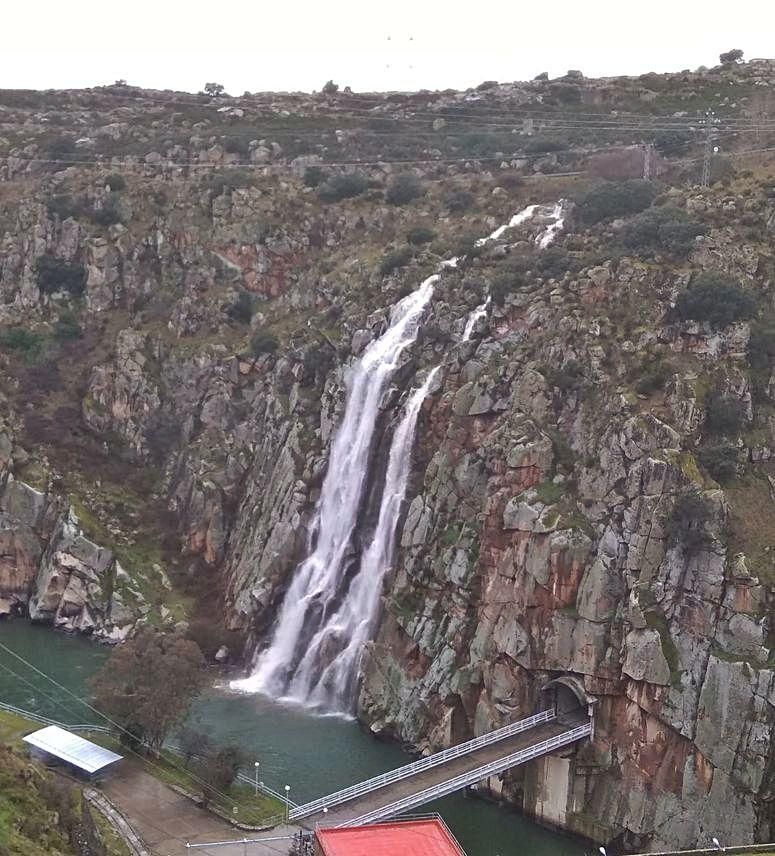 Salto de Llamas Frías al Esla en Ricobayo.