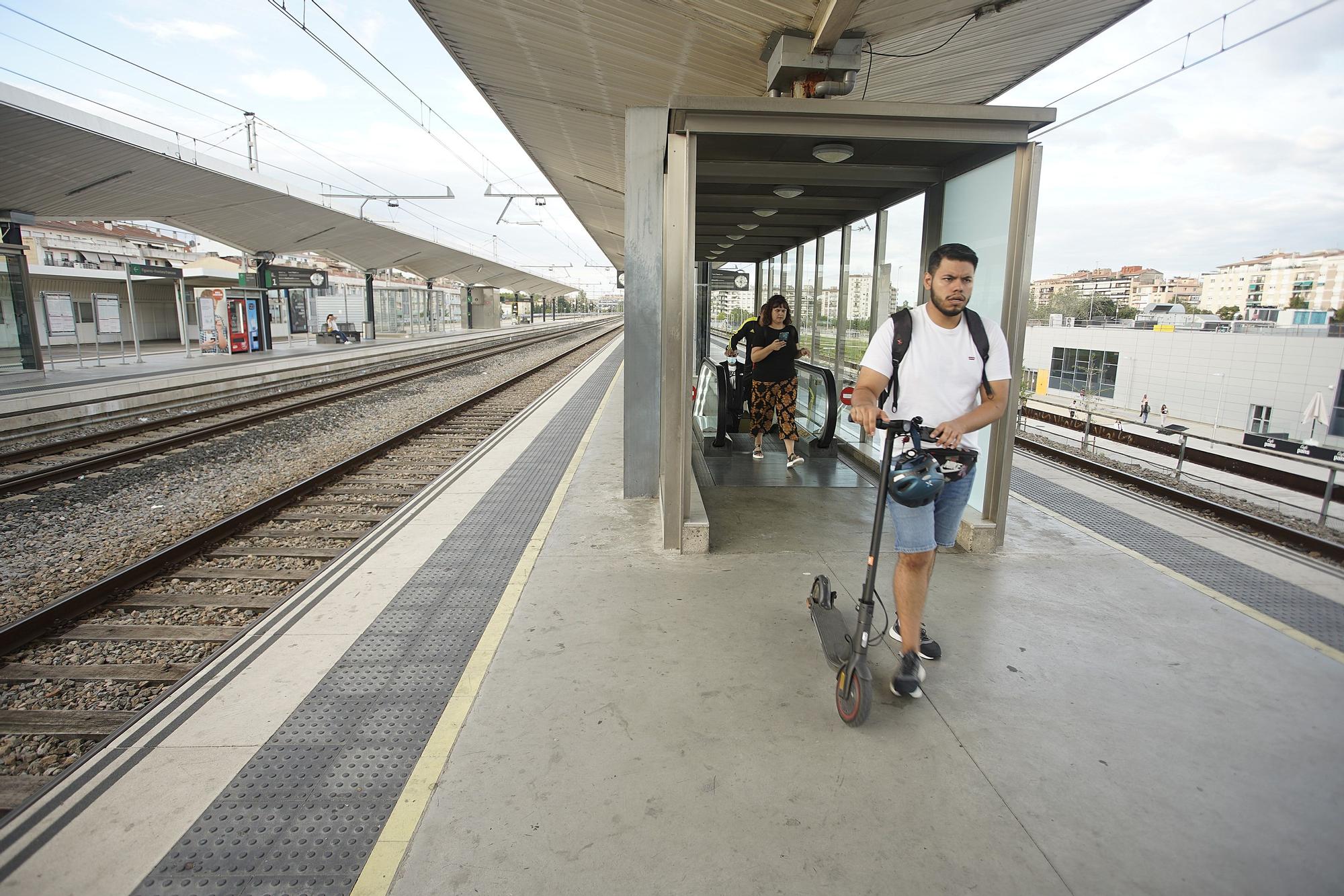 Caos ferroviari: Una avaria deixa sense trens de Rodalies i mitja distància