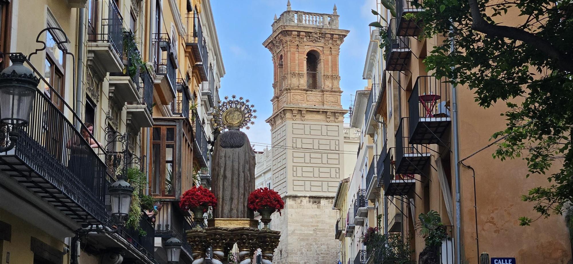 Así ha sido el traslado de las Rocas del Corpus a la Plaza de la Virgen