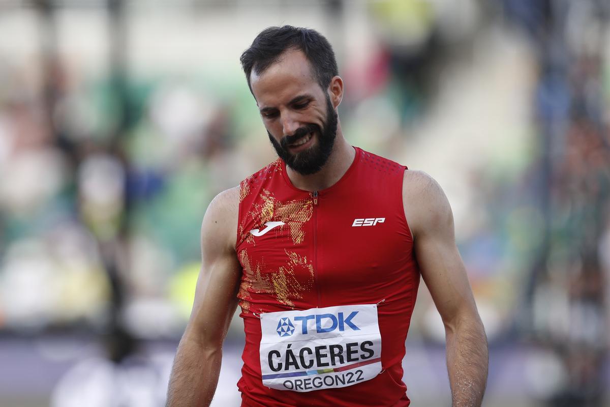 Eusebio Cáceres, con gesto serio tras quedarse sin medallas