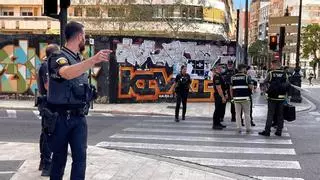 Un atracador fugado de la cárcel acaba herido de un tiro tras un asalto frustrado a una mujer en Valencia
