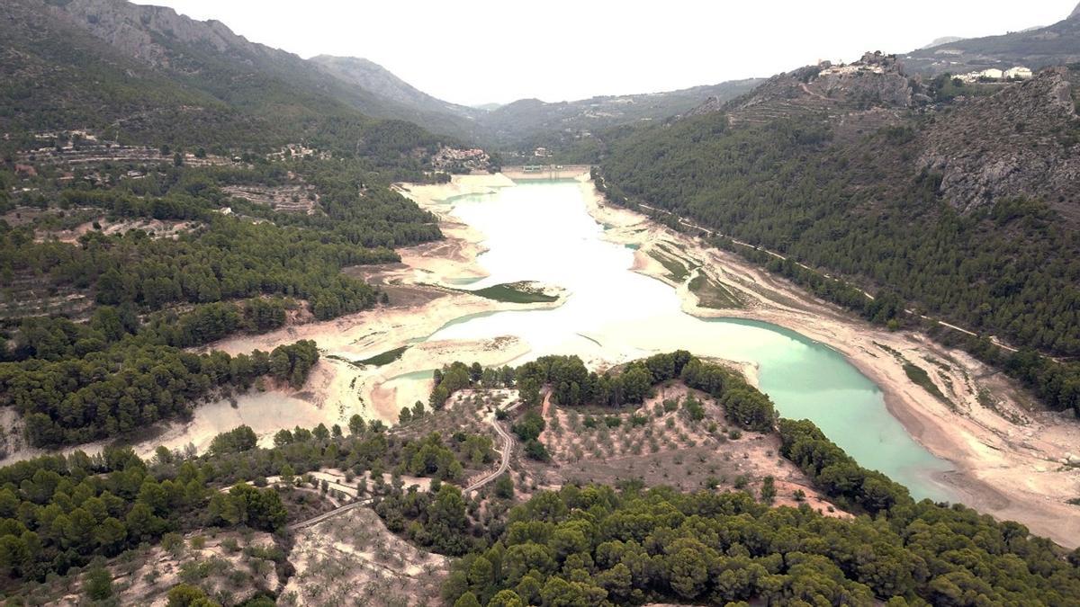 Foto del Embalse de Guadalest.