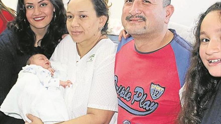 La primera bebé del 2019 en la provincia nace en el hospital Infanta Margarita