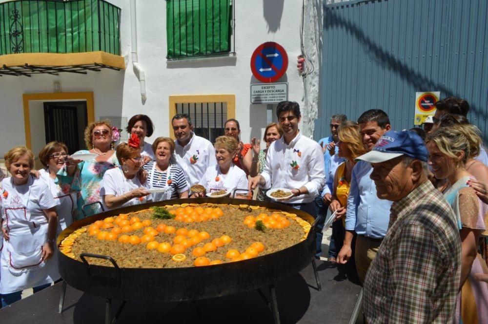 La XXIII Fiesta de la Naranja ha servido para promocionar el sector agroalimentario y dar a conocer el casco histórico a los visitantes.
