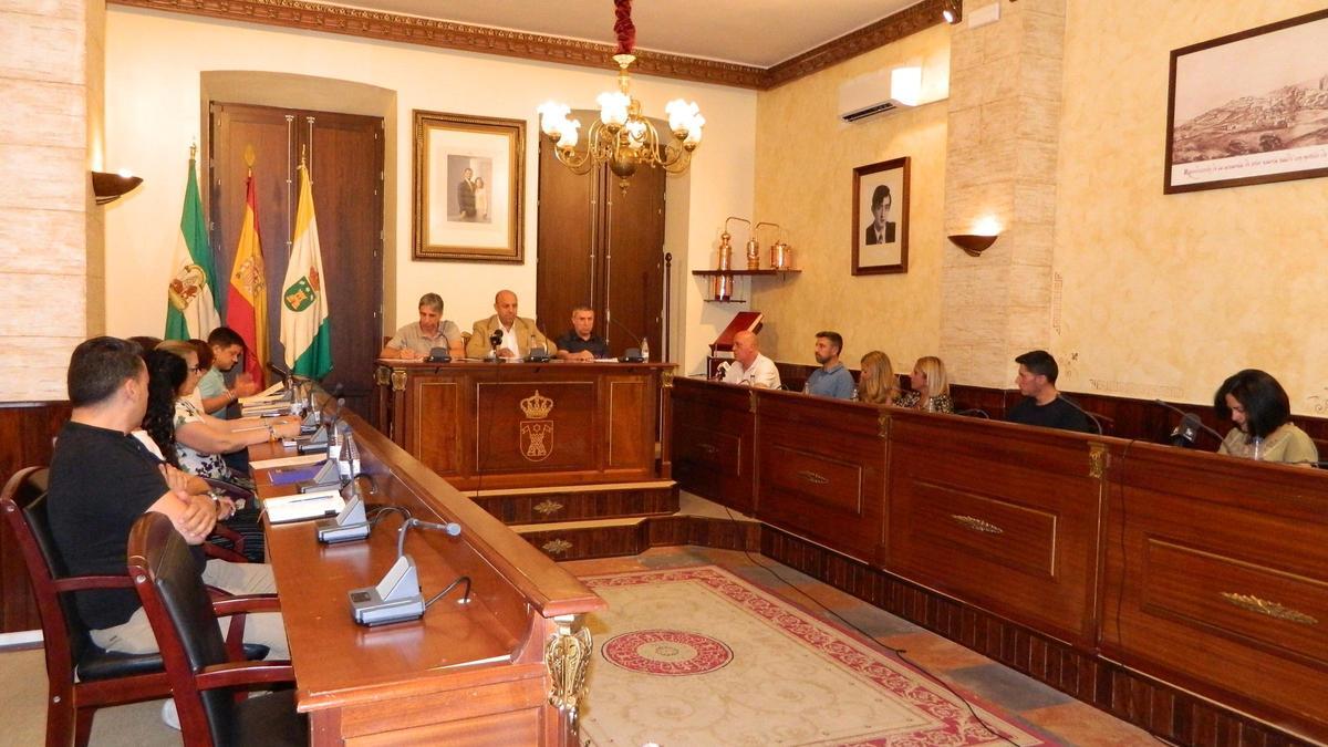 Pleno municipal de julio cuando se oficializó la renuncia a la reforma del Fresno.