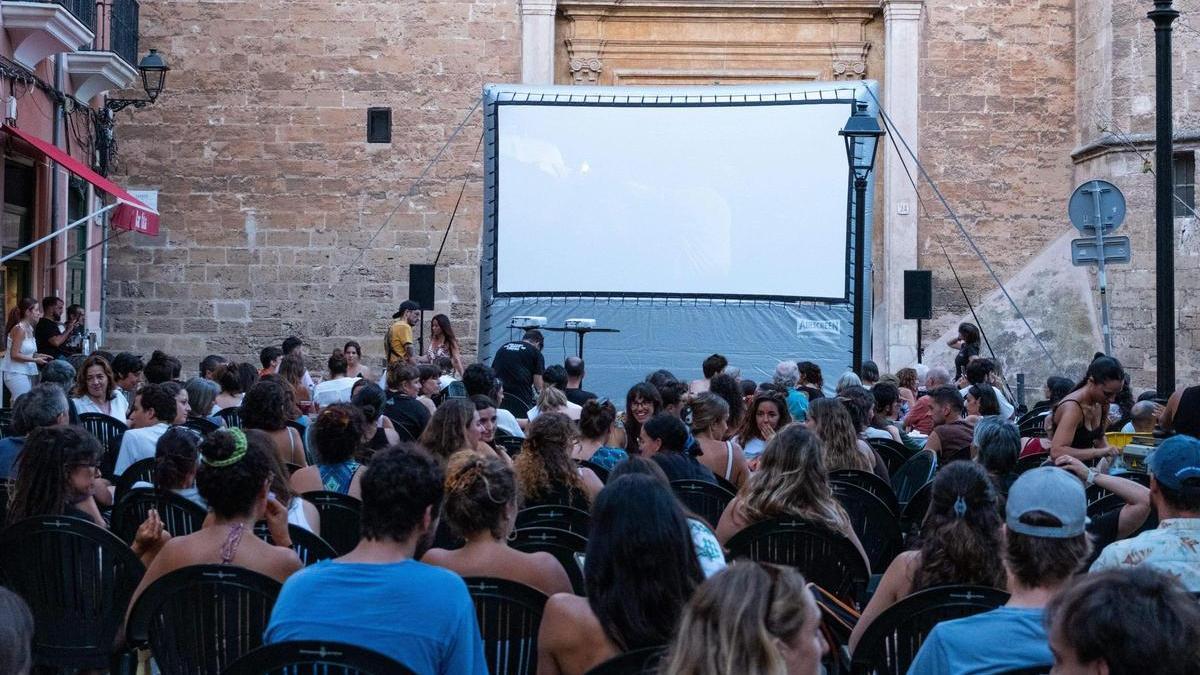 Proyección de la película el martes de la semana pasada.