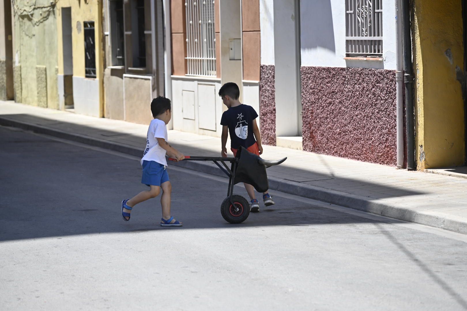 Martes de tradición, toros y fiesta en el Grau por Sant Pere