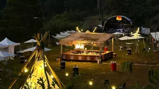 Un brote de salmonela afecta a casi un centenar de personas en el Trasan Fest en Oza-Cesuras
