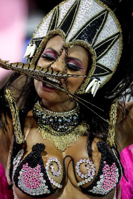 Arranca el Carnaval en Brasil al ritmo de la samba