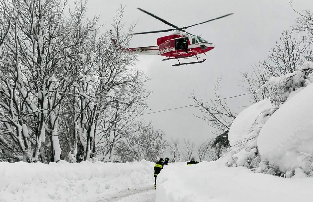 Una allau colga l'hotel Rigopiano, a Itàlia