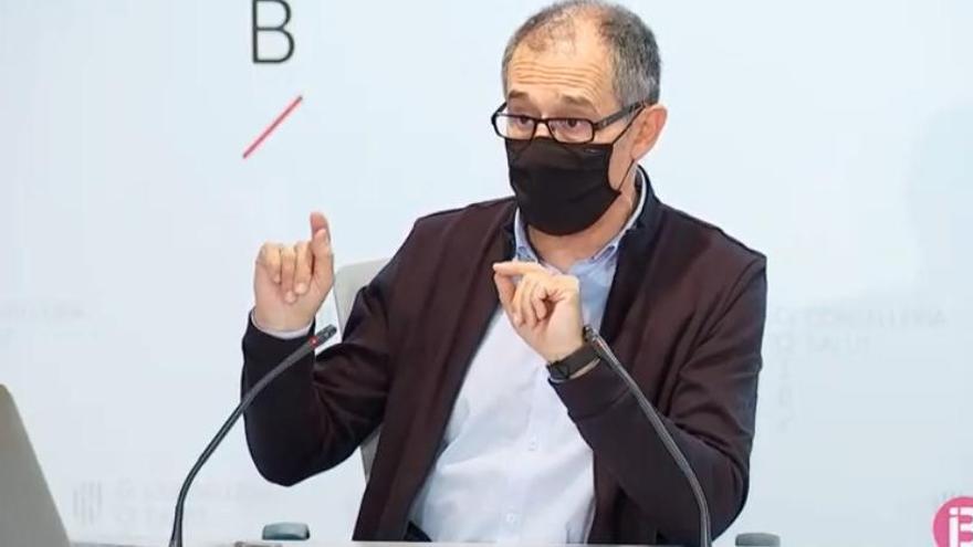 Der Corona-Sprecher der Balearen Javier Arranz bei der Pressekonferenz am Mittwoch (4.11.).