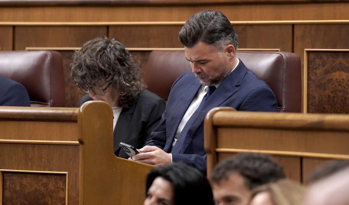 La sesión del Congreso con la comparecencia de Pedro Sánchez, en imágenes. La sesión del Congreso con la comparecencia de Pedro Sánchez, en imágenes.