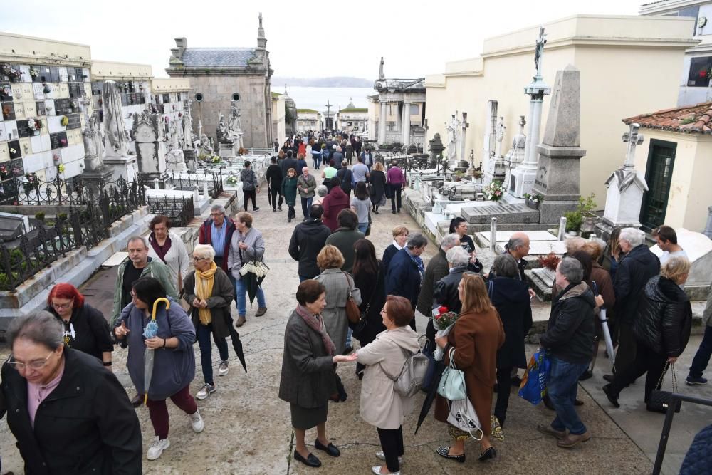 Ofrenda floral en San Amaro por el Día Difuntos