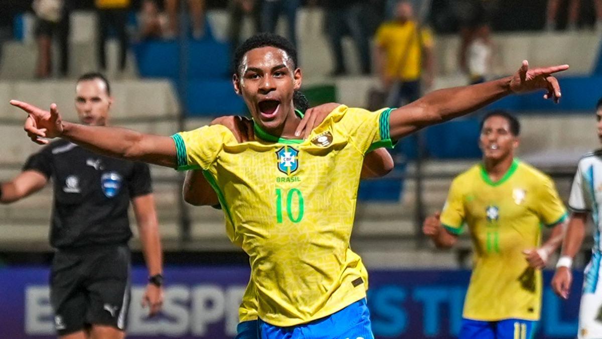 Eduardo Conceição celebra un gol ante Argentina en el Sudamericano Sub-17