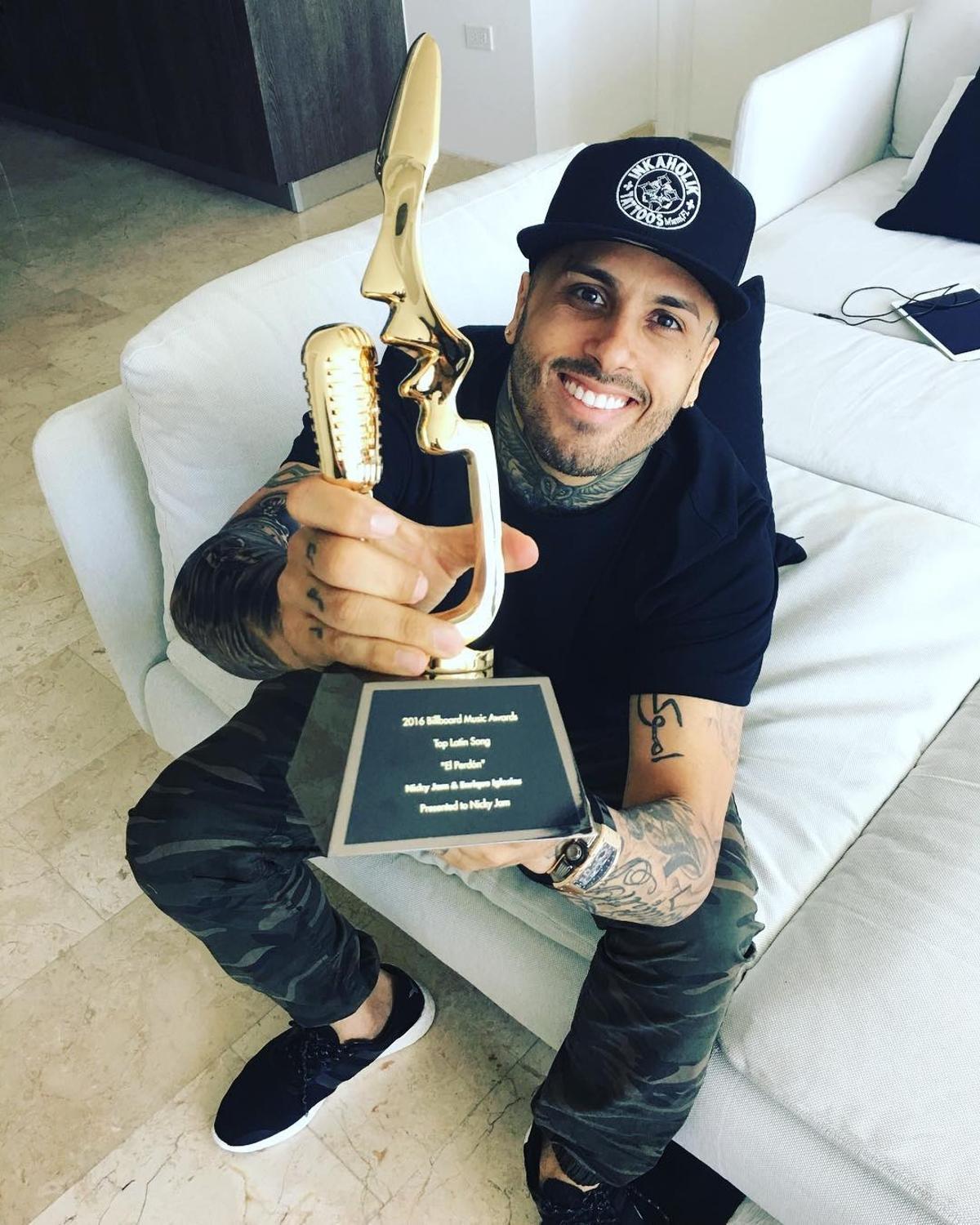 Nicky Jam actúa la noche del Sábado de Piñata, desde las 21:30 horas, en el escenario de la avenida Francisco La Roche.