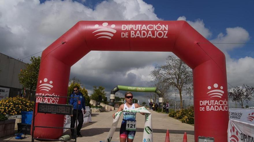 Fernando Méndez y Remedios Mendoza mandan en el duatlón de Llerena