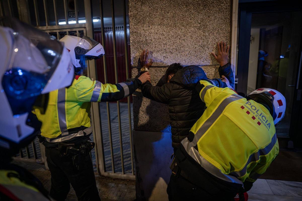 Imagen del dispositivo policial contra delincuentes en patinete