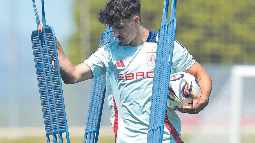 «El Valencia  merece luchar por los puestos de Europa»