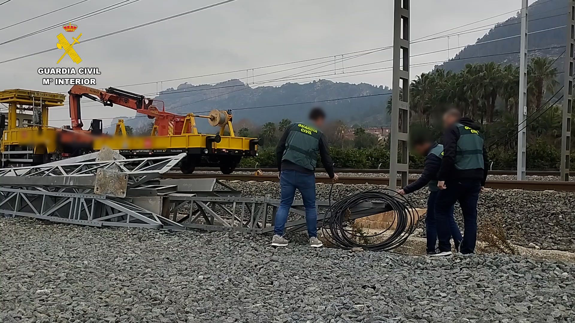 Arrestan a una banda especializada en el robo de cobre en el tramo de tren entre Xàtiva y la Encina
