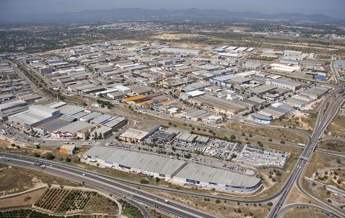 El polígono industrial Fuente del Jarro, el más grande en la provincia de València.