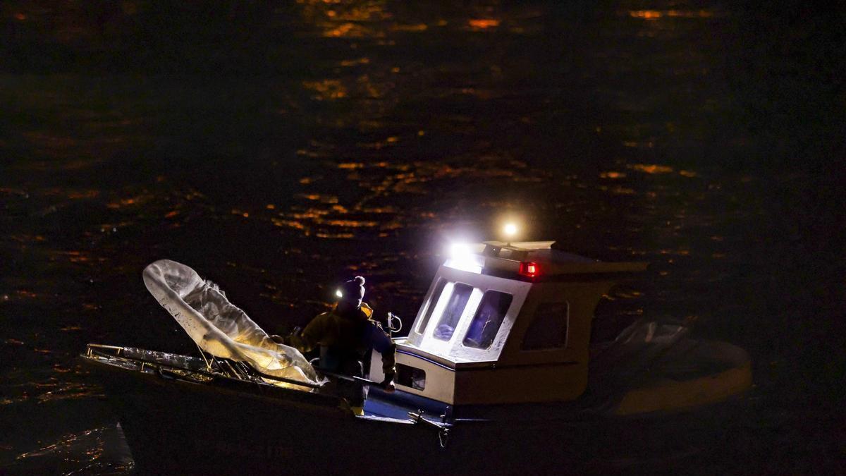 Las solitarias y duras noches de los anguleros de Asturias