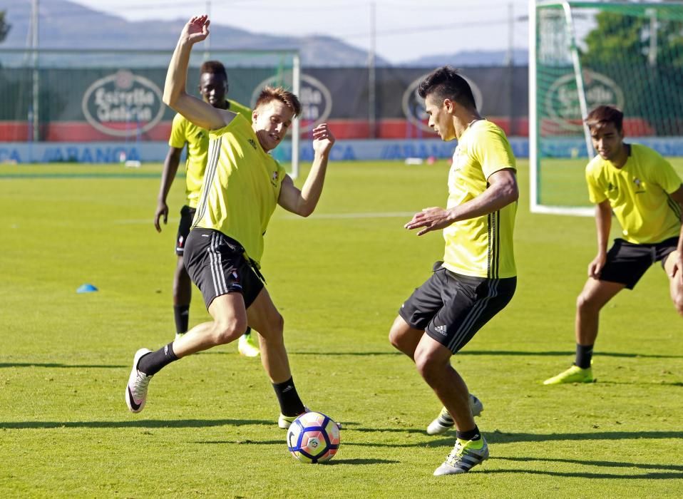 El Celta entrena en A Madroa // M.Canosa