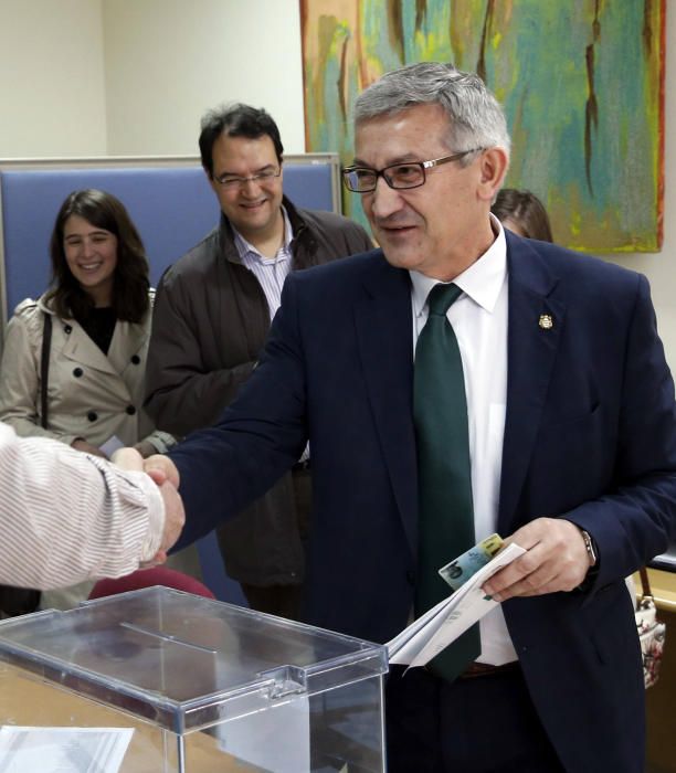 Segunda ronda de votaciones para rector de la Universidad de Oviedo