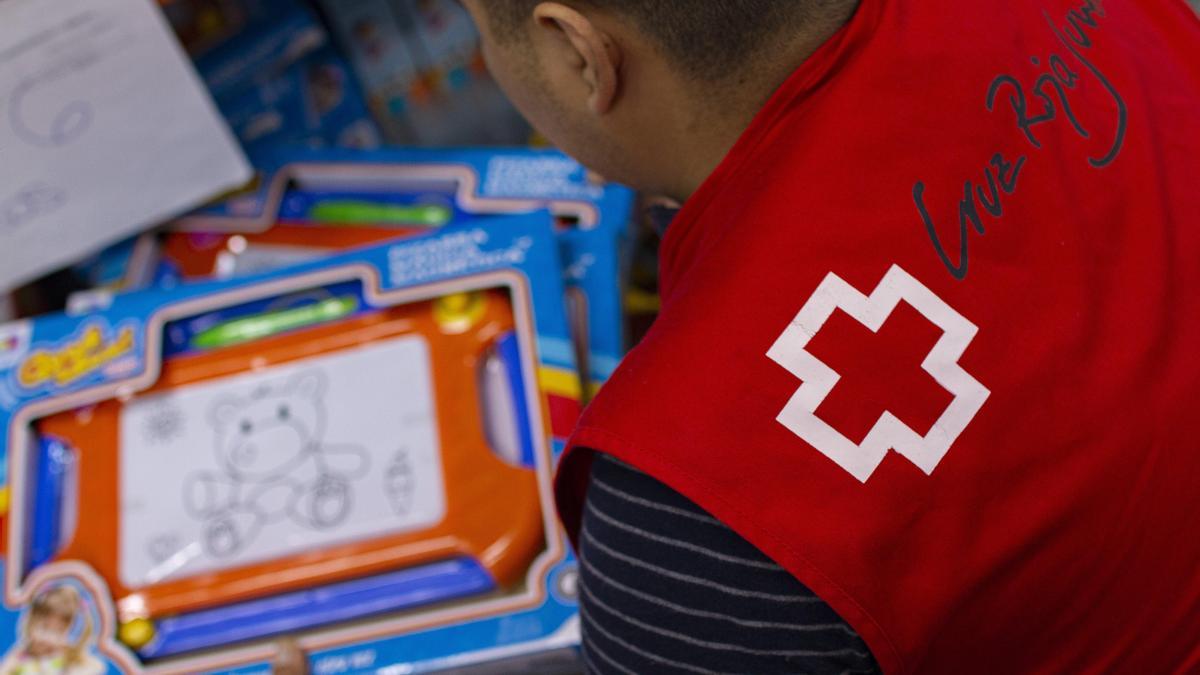 Cruz Roja recogerá juguetes para 800 menores en dificultad social en Córdoba  - Diario Córdoba