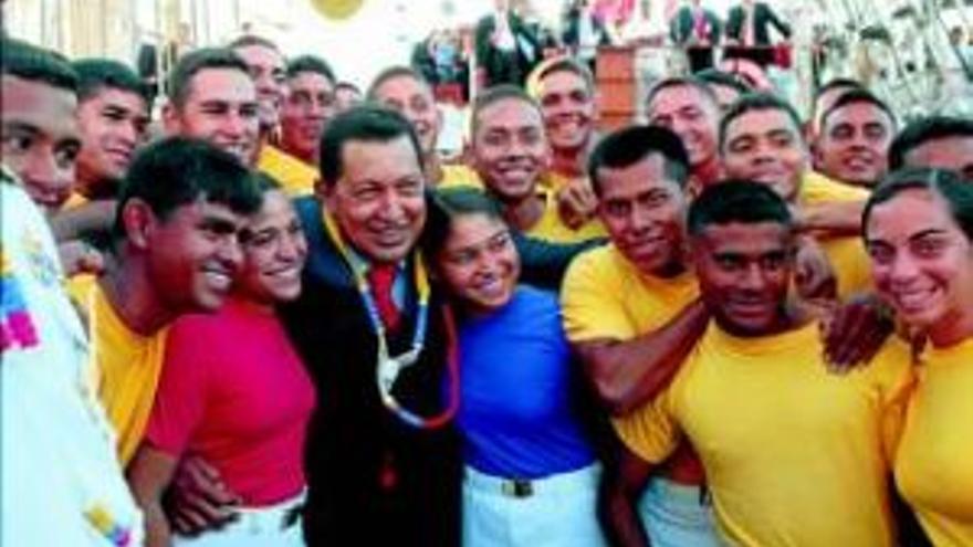 El Gobierno mantendrá la relación con Chávez y espera que coopere