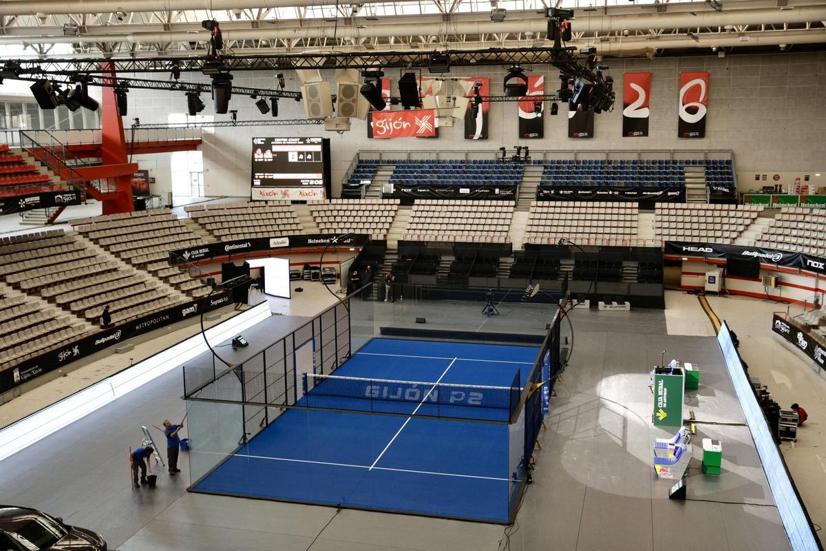 Todo listo en Gijón para disfrutar del mejor pádel internacional (en imágenes)