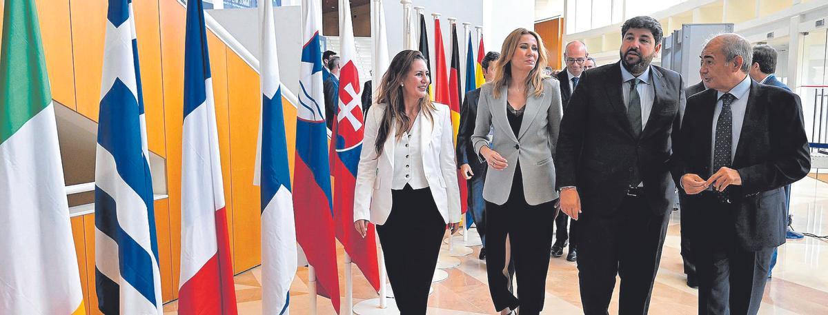 El presidente de la Región de Murcia, Fernando López Miras, a su llegada a la cumbre europea de economía social