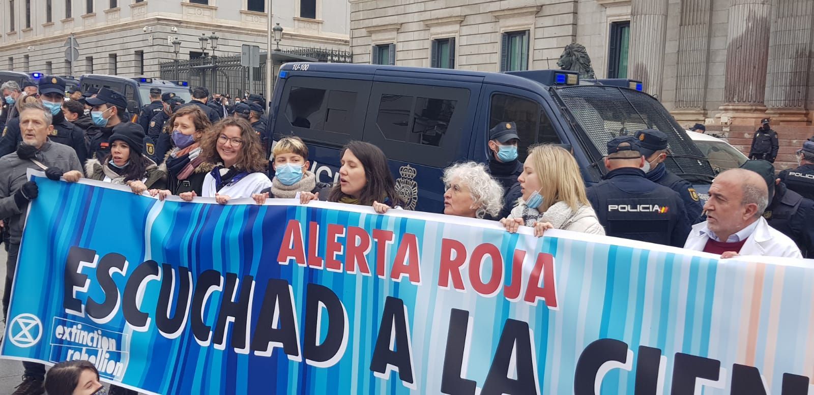 Momento de la manifestación científica de hoy ante el Congreso de los Diputados.