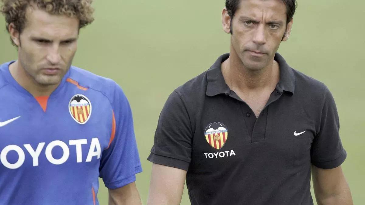 Quique Sánchez Flores, junto a Baraja, en su etapa como entrenador del Valencia.
