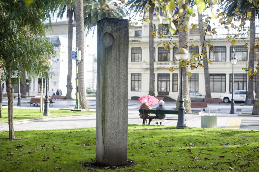 Monumentos de A Coruña pasan por el taller
