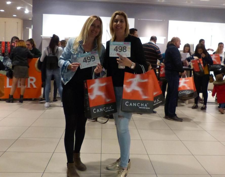 Recogida de dorsales en el Thader para la IV Carrera de la Mujer (Tarde)