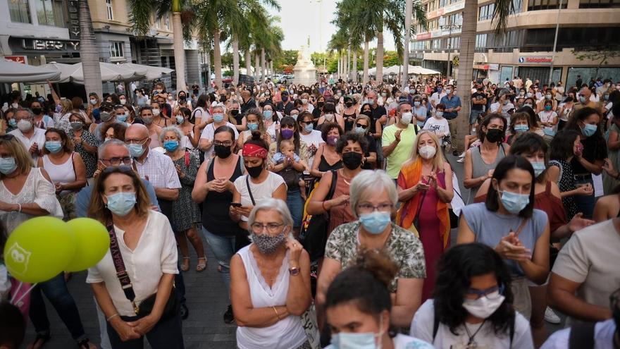 Niñas de Tenerife: Concentración contra la violencia machista en Santa Cruz