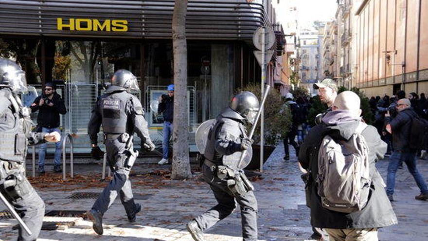 Els aldarulls a la manifestació antifeixista a Girona acaben amb tres identificats