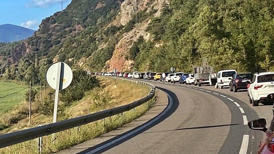 Cues a la C-14 ahir arran de l&#039;accident de circulació