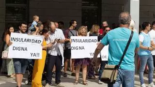 Funcionarios en Ibiza: "Cientos de empleados públicos abandonan las islas cada año"