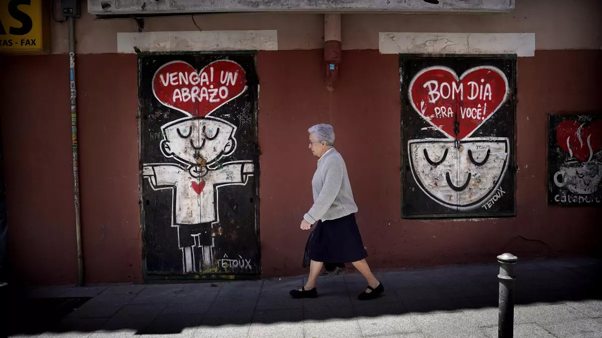Vecinos de un edificio de Lavapiés presentan la primera querella por acoso inmobiliario en España
