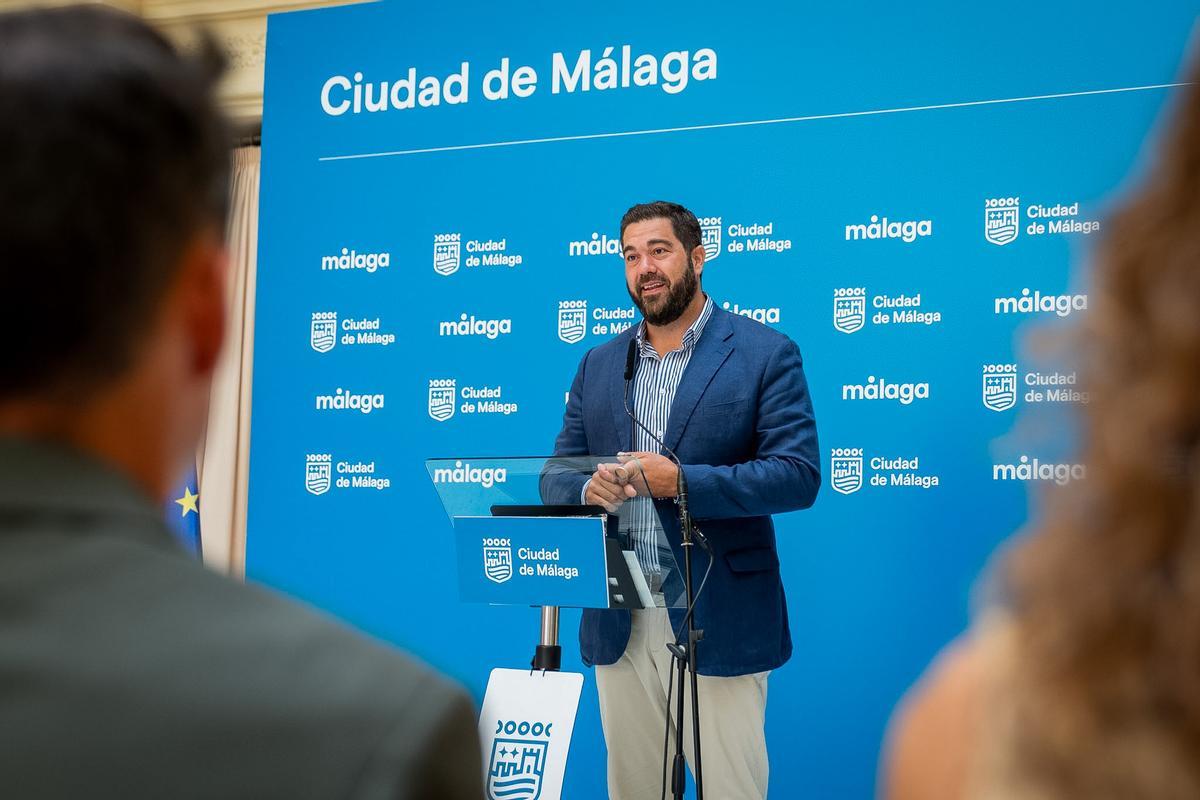 Borja Vivas explicando el funcionamiento del campeonato.