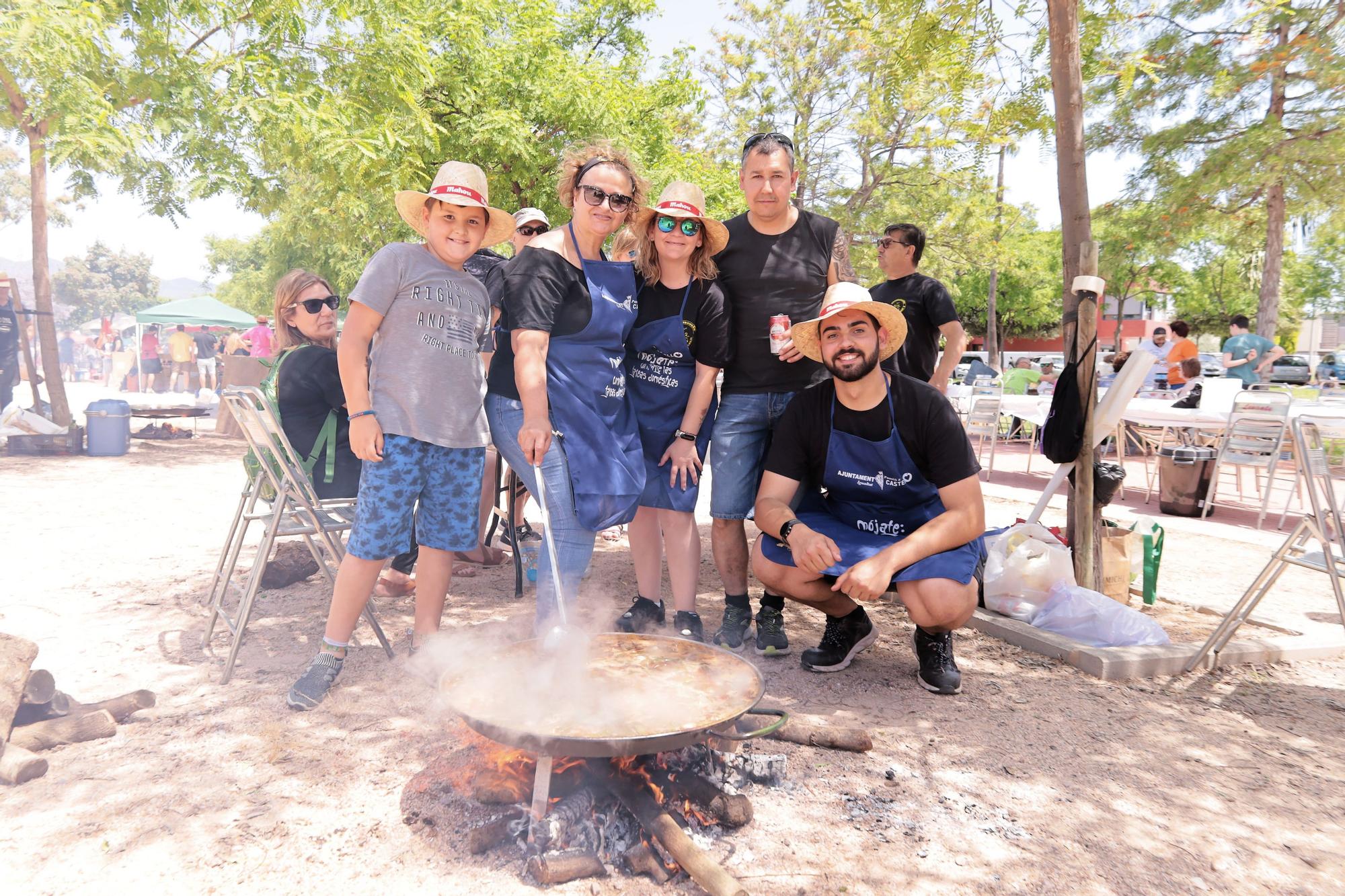 Mil trescientos castellonenses disfrutan del sol y las paellas en el Segon Molí